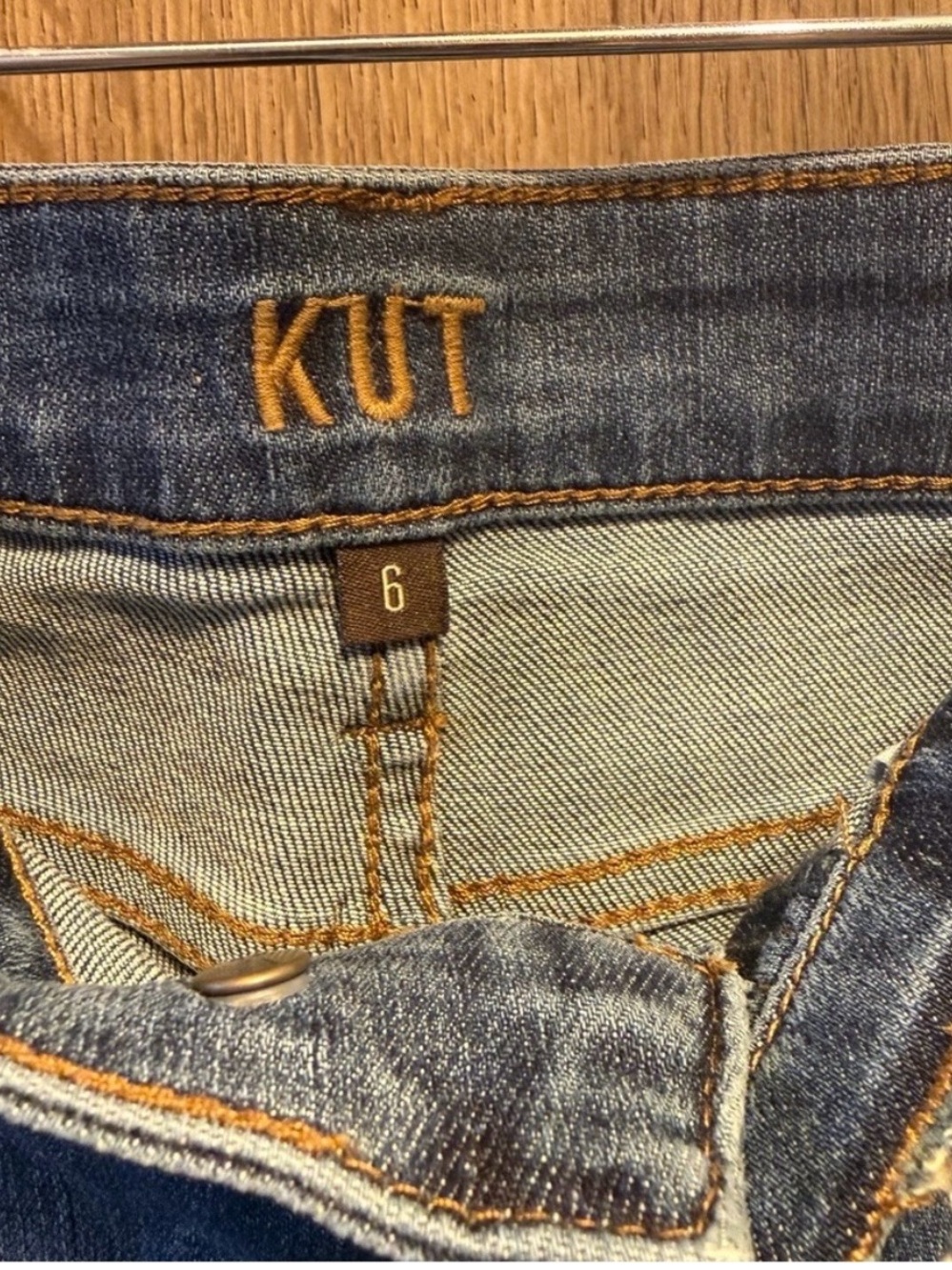 NWT KUT FROM THE KLOTH Tarun High Rise Button Fly Cuffed Short Size 6 - Picture 3 of 4